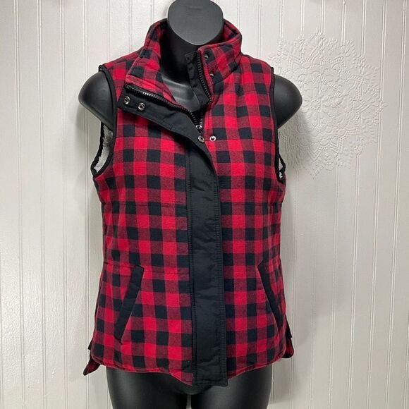 CAMBRIDGE DRY GOODS Buffalo Plaid Sherpa lined vest - Picture 1 of 4
